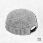 Bonnet Docker gris clair souple pour un look décontracté
