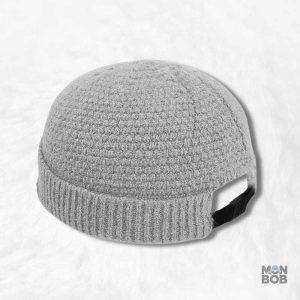 Bonnet Docker gris clair souple pour un look décontracté