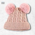 Bonnet femme stylé avec deux pompons amusants