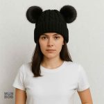 Bonnet double pompon pour affronter le froid avec style