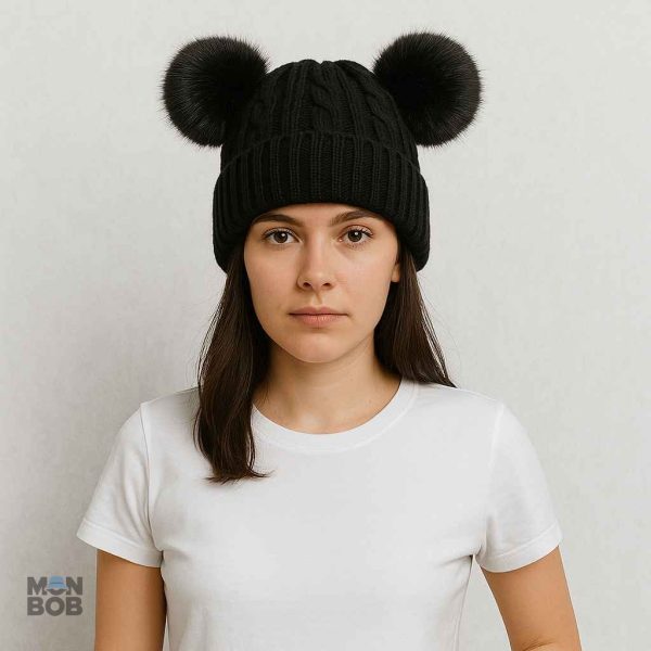 Bonnet double pompon pour affronter le froid avec style