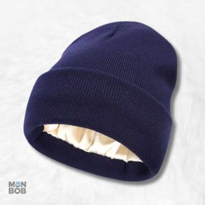 Bonnet Doublé Satin Bleu élégant pour un look raffiné