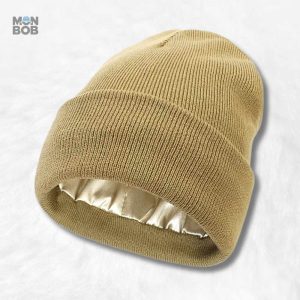 Bonnet Doublé Satin Gold élégant et confortable pour toutes les saisons