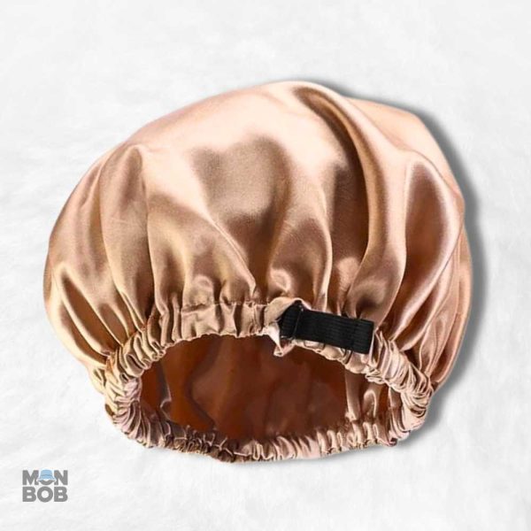 Bonnet Satin Gold Réglable pour un confort optimal