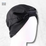 Bonnet en Satin Noir Papillon