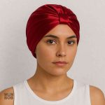 Bonnet en satin rouge, style élégant et tendance