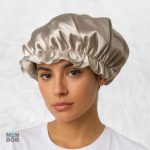 Bonnet en Soie Argenté pour un look élégant