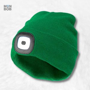 Bonnet vert avec lampe frontale intégrée pour un éclairage pratique