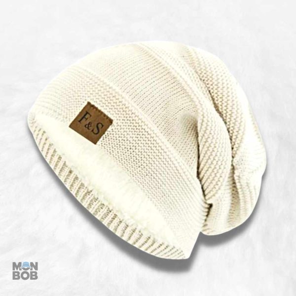 Bonnet long crème élégant pour un style hivernal tendance