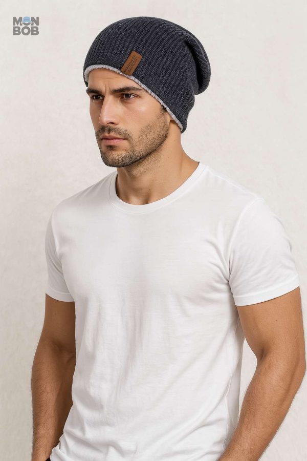 Bonnet gris foncé, design long pour un style moderne