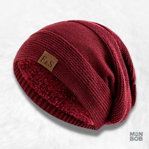 Bonnet long rouge, un accessoire tendance pour cet hiver