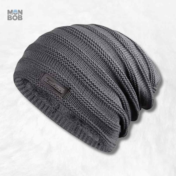 Bonnet long tricot gris, accessoire de mode pour l'hiver