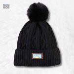 Bonnet noir avec pompon