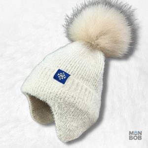 Bonnet en Laine Blanche avec Pompon