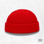 Bonnet rouge pour homme, accessoire de mode essentiel