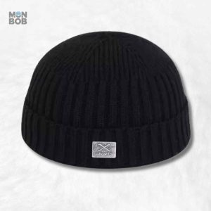 Bonnet Snow noir pour un style hivernal chic