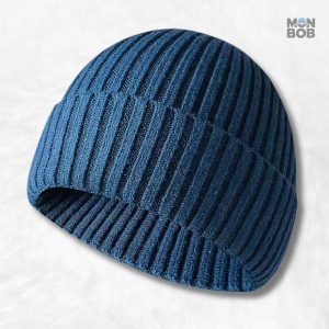 Bonnet tricot bleu élégant pour un style décontracté