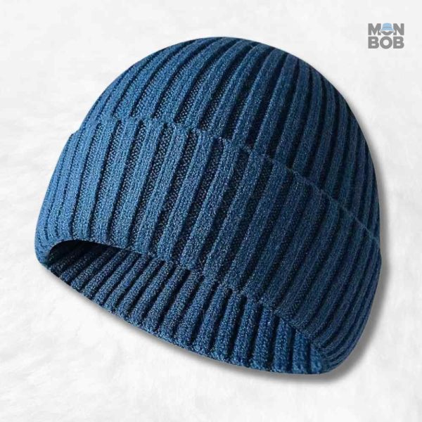 Bonnet tricot bleu élégant pour un style décontracté