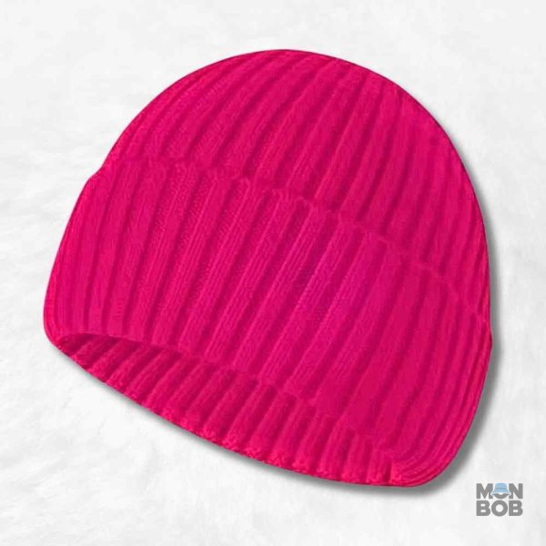 Bonnet tricot rose fluo pour un style vibrant et tendance