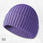Bonnet tricot violet, accessoire tendance pour l'hiver