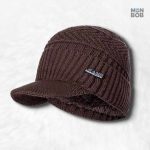 Bonnet marron avec visière et doublure confortable