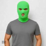 Accessoire de mode : cagoule verte avec trois ouvertures