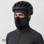 Cagoule de moto grise, idéale pour les trajets en deux-roues