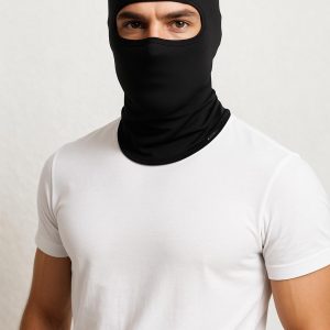 Cagoule de moto noire, idéale pour les passionnés de deux roues