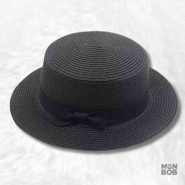 Canotier noir en paille élégant et tendance