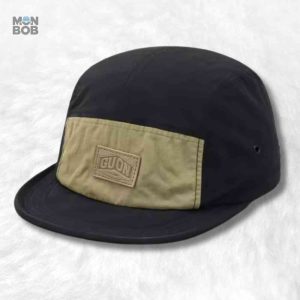 Casquette 5 Panel Skate noire, style décontracté et moderne