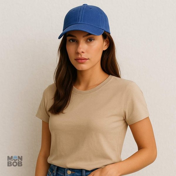 Accessoire mode féminin, casquette bleue pour l'été