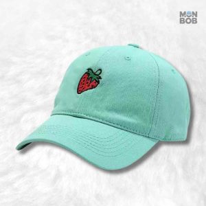 Casquette estivale avec motif fraise