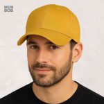 Accessoire mode : casquette jaune en grande taille