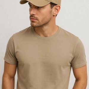 Accessoire estival beige pour homme, idéal pour le soleil