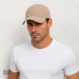 Casquette beige résistante à l'eau, idéale pour les activités en extérieur