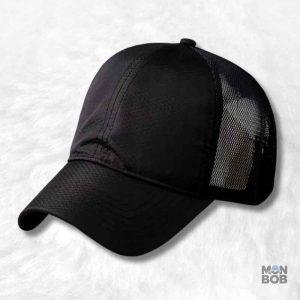 Casquette noire imperméable et respirante pour un confort optimal