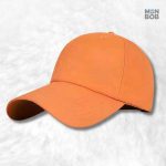 Casquette imperméable orange pour protéger contre la pluie