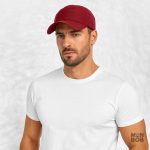 Casquette rouge résistante à l'eau, idéale pour les activités extérieures