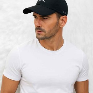 Casquette de course résistante à l'eau en noir