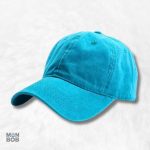 Casquette en jean bleu turquoise pour un look décontracté