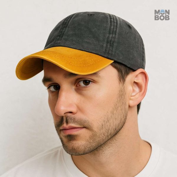 Casquette en jean avec détails dorés pour un look unique