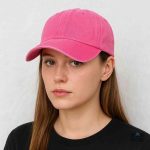 Casquette en jean rose, accessoire mode pour toutes les saisons