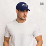Casquette bleu inspirée de la mode parisienne