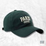 Casquette Paris verte élégante pour un style urbain