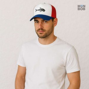 Casquette rouge style pêcheur avec motifs marins