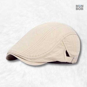Casquette plate ajustable beige pour un style décontracté
