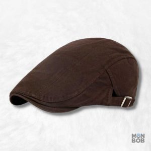 Casquette plate ajustable couleur café pour un style décontracté