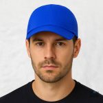 Casquette de running bleu pour les sportifs en mouvement