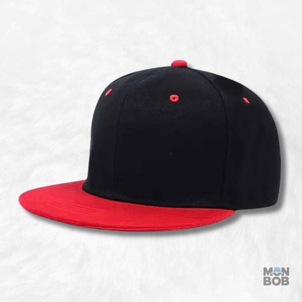 Casquette Snapback rouge et noire plate