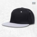 Casquette Snapback noire et grise à visière plate